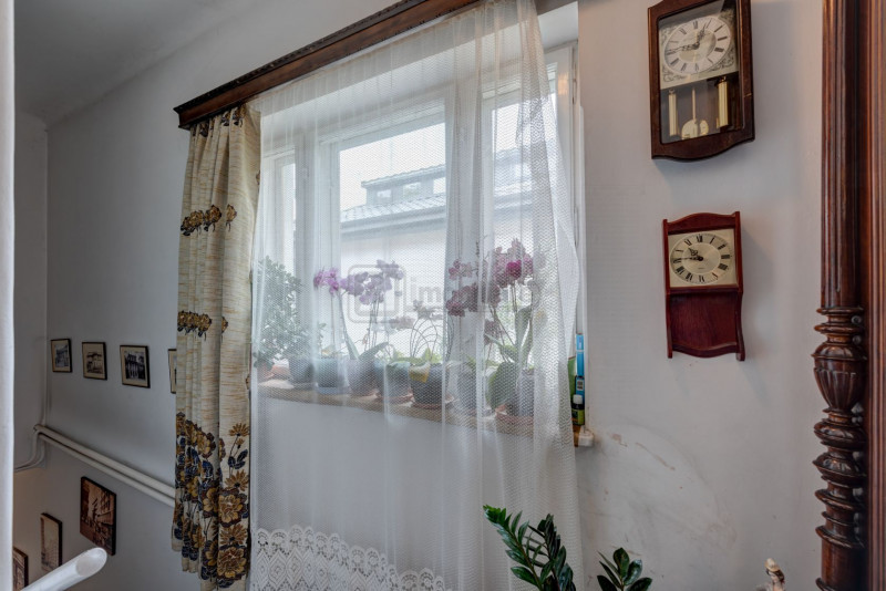 Casin, vila individuala, 8 camere, pod mansardabil, teren 576 mp, curte mare