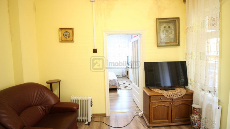 Lizeanu/ Bradesti, casa cu teren, lot de colt, amprenta 130 mp, D+P+M