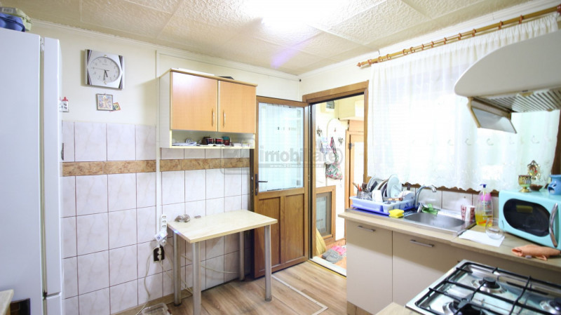 Lizeanu/ Bradesti, casa cu teren, lot de colt, amprenta 130 mp, D+P+M