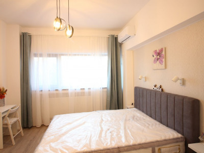 Piața Universității – 2 camere, 2 băi, mobilate modern, etaj 1/8, ideale Airbnb