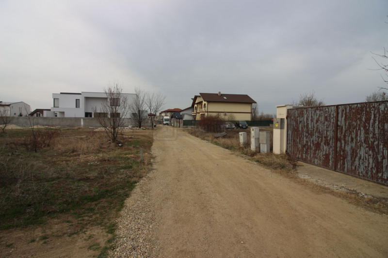 Lot de teren pentru vila, suprafata 425 mp, deschidere 17 m la Balta Pipera