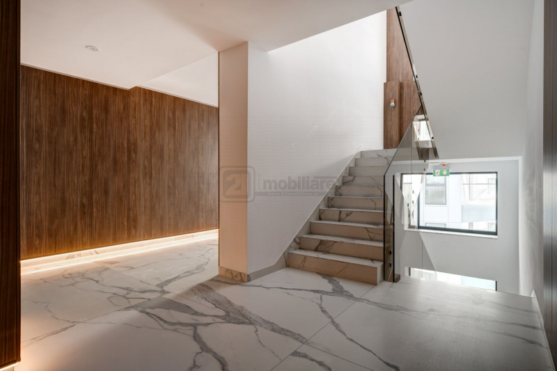 Apartament 4 camere, 3 băi, grădină 121 mp, orientare sud-vest, Pines Residence