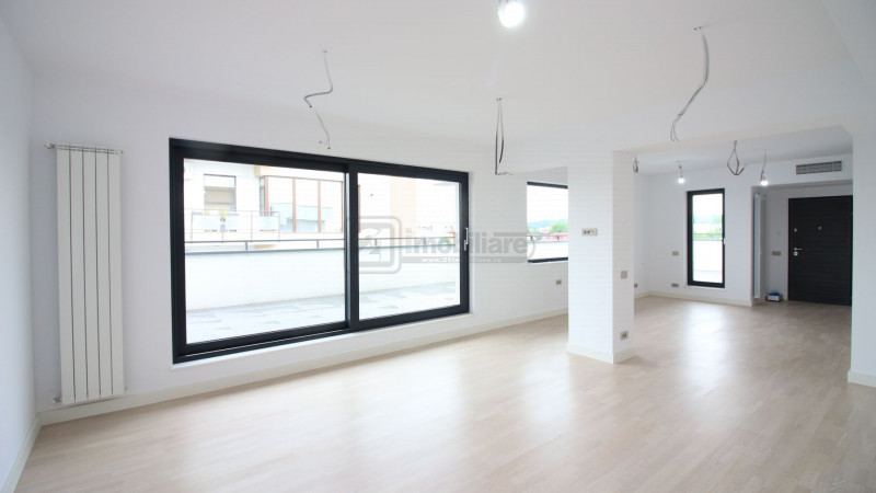 Penthouse 4 camere, 125 mp, terasa 97 mp, etaj 3/3, lift, Băneasa - Jolie Ville