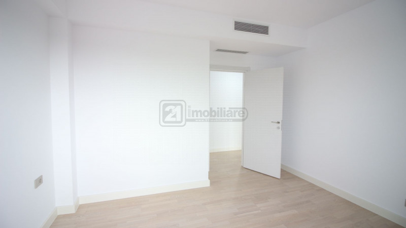 Penthouse 4 camere, 125 mp, terasa 97 mp, etaj 3/3, lift, Băneasa - Jolie Ville