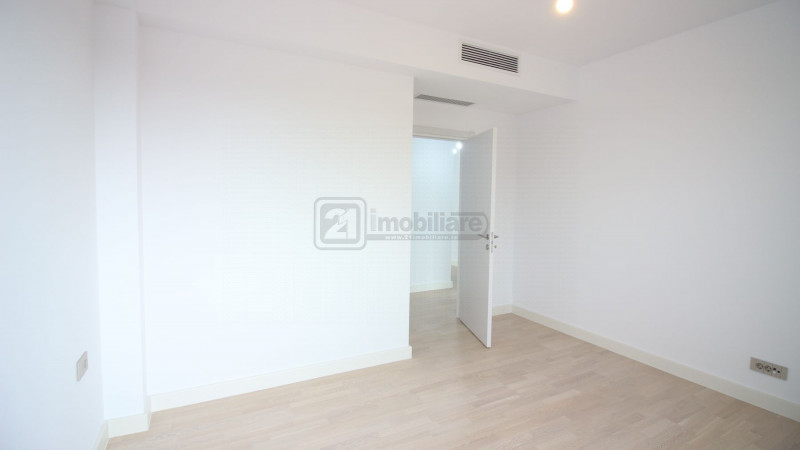 Penthouse 4 camere, 125 mp, terasa 97 mp, etaj 3/3, lift, Băneasa - Jolie Ville