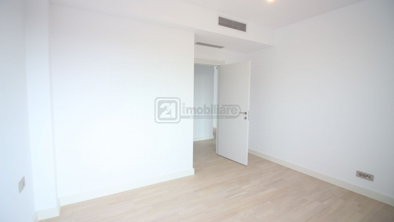 Penthouse 4 camere, 125 mp, terasa 97 mp, etaj 3/3, lift, Băneasa - Jolie Ville