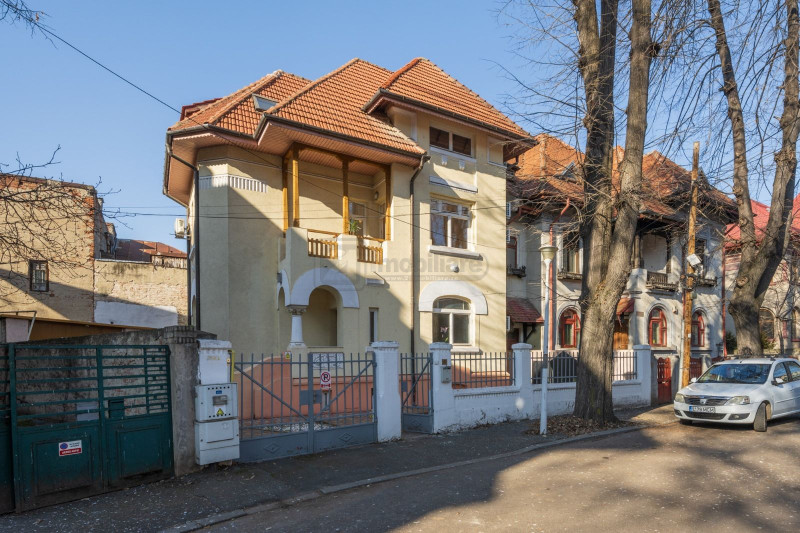 Vila cu arhitectură distinctă, 7 camere, renovată, într-o locație exclusivista