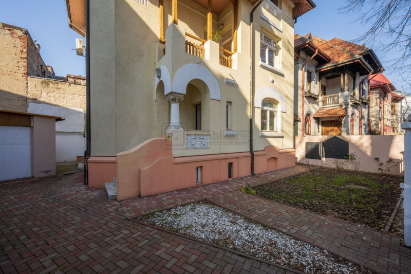 Vila cu arhitectură distinctă, 7 camere, renovată, într-o locație exclusivista