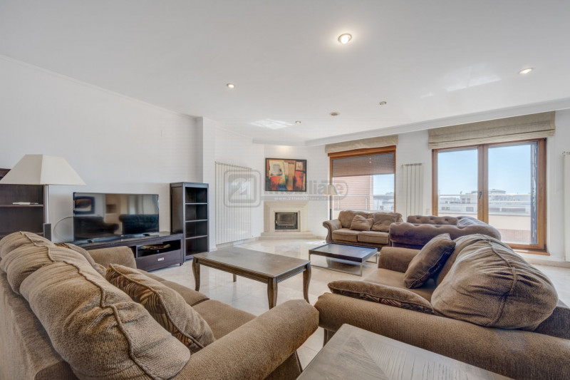 Herăstrău – Penthouse 5 camere, 287 mp utili | Living 70 mp | Terasă 195 mp