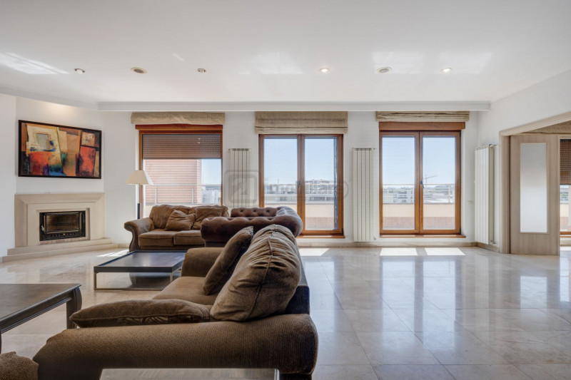 Herăstrău – Penthouse 5 camere, 287 mp utili | Living 70 mp | Terasă 195 mp