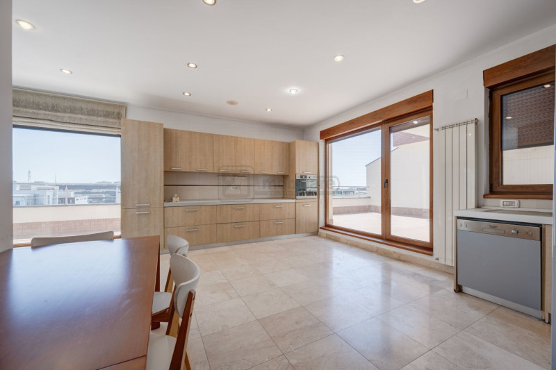 Herăstrău – Penthouse 5 camere, 287 mp utili | Living 70 mp | Terasă 195 mp