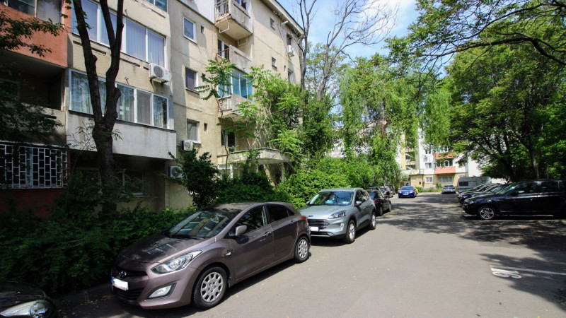 Garsonieră decomandată, 40 mp, mobilată, etaj 2/4, Militari-Virtuții, zonă verde