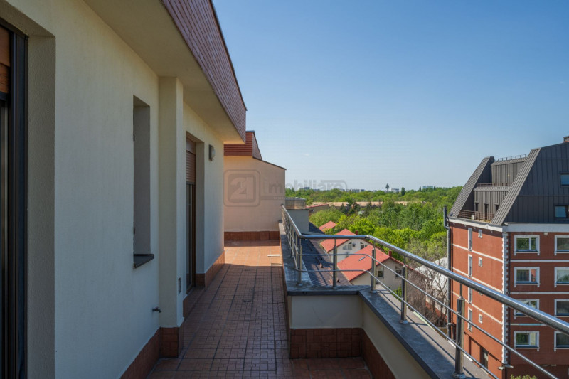 Herastrau – Penthouse 5 camere, 482 mp, lift privat, terasă panoramică 195 mp