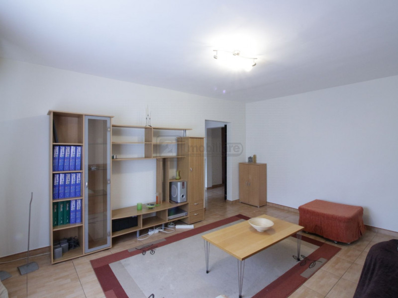 Mall Vitan - Foisorului, apartament 3 camere, 77 mp, decomandat, 2 bai, etaj 5/8