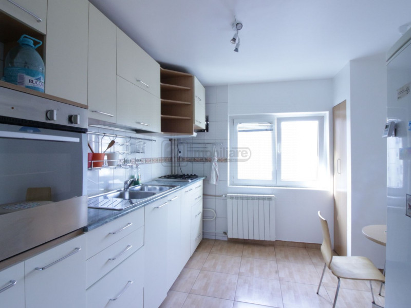 Mall Vitan - Foisorului, apartament 3 camere, 77 mp, decomandat, 2 bai, etaj 5/8