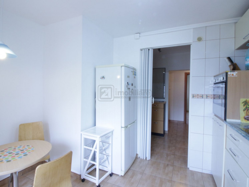Mall Vitan - Foisorului, apartament 3 camere, 77 mp, decomandat, 2 bai, etaj 5/8