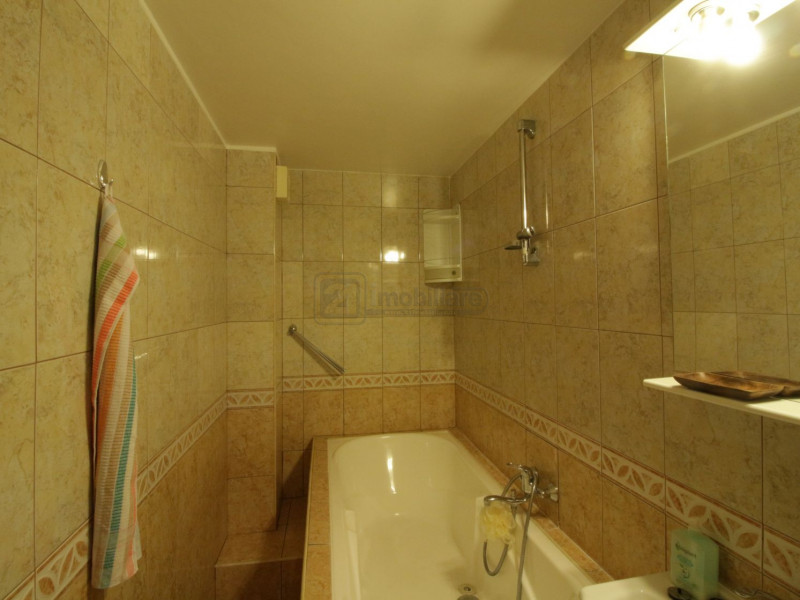 Mall Vitan - Foisorului, apartament 3 camere, 77 mp, decomandat, 2 bai, etaj 5/8