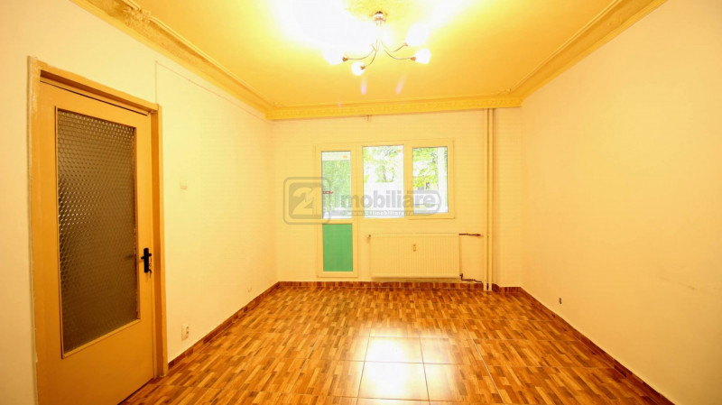 Turda - Parcul Regina Maria, 2 camere, decomandat, parter cu balcon, bloc 1982