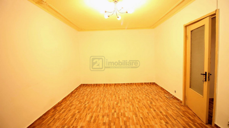 Turda - Parcul Regina Maria, 2 camere, decomandat, parter cu balcon, bloc 1982