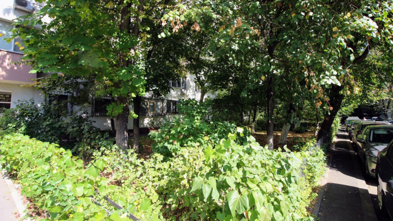 Turda - Parcul Regina Maria, 2 camere, decomandat, parter cu balcon, bloc 1982