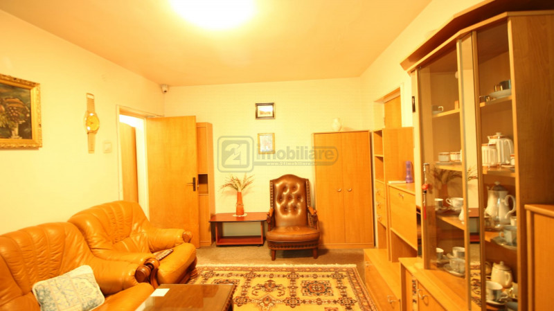 Apartament 2 camere, mobilat, etaj 1/4, Aleea Compozitorilor, aproape de metrou