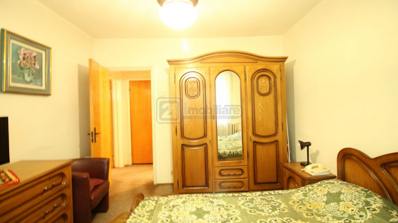 Apartament 2 camere, mobilat, etaj 1/4, Aleea Compozitorilor, aproape de metrou