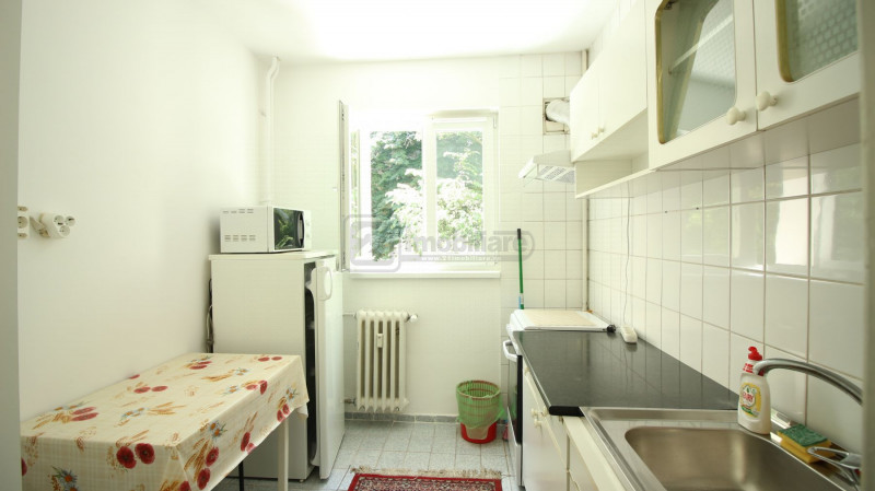 Apartament 2 camere, mobilat, etaj 1/4, Aleea Compozitorilor, aproape de metrou