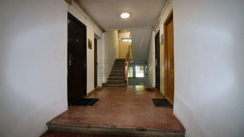 Apartament 2 camere, mobilat, etaj 1/4, Aleea Compozitorilor, aproape de metrou