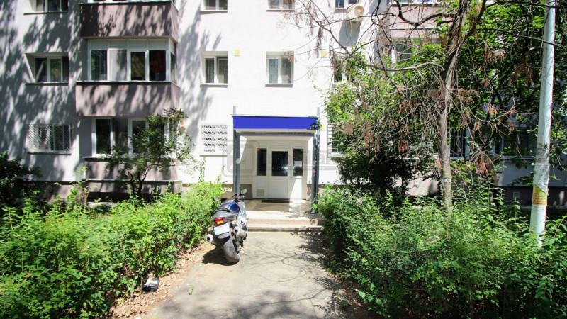 Apartament 2 camere, mobilat, etaj 1/4, Aleea Compozitorilor, aproape de metrou