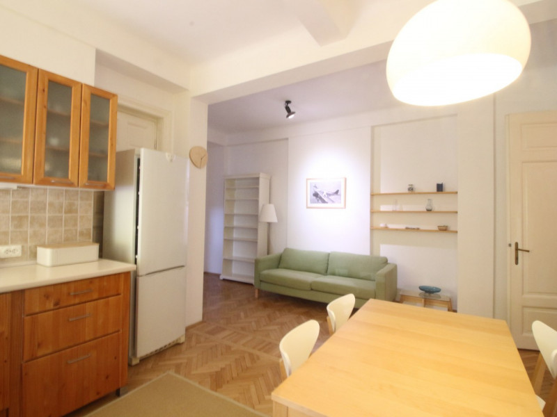 Romana, apartament 3 camere, 2 bai, confortabil, mobilat/utilat, zona verde