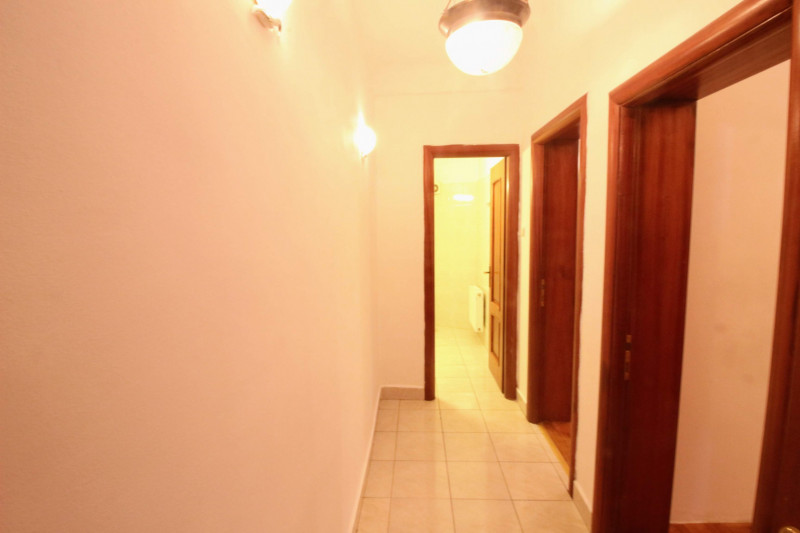 Apartament 5 camere, 96 mp, etaj 2/3, Piata Victoriei/ McDonalds