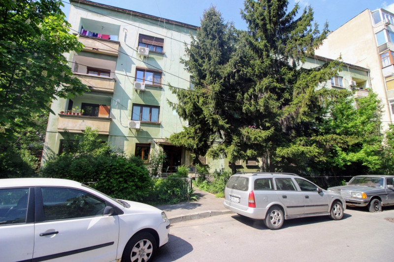 Parcul Izvor - str.Brutus, apartament 3 camere, suprafata 74 mp, etaj 2/3