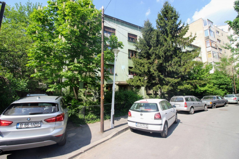 Parcul Izvor - str.Brutus, apartament 3 camere, suprafata 74 mp, etaj 2/3