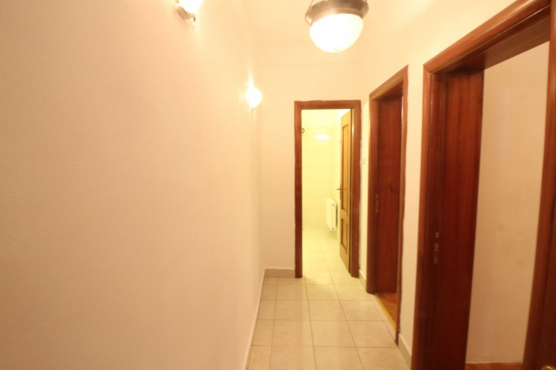 Apartament 5 camere, 93 mp, etaj 2/3, Piata Victoriei/ McDonalds