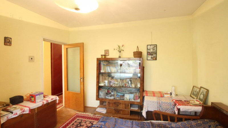 Pta Domenii, apartament 4 camere, etaj 3/3+pod, bloc anvelopat, alei, zona verde