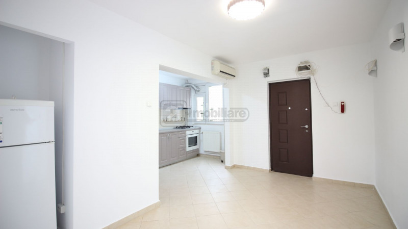 Universitate, apartament 3 camere, etaj 1, mobilat la cerere, bucatarie utilata