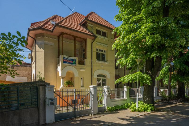 Vila elegantă, arhitectură deosebită, 7 camere, renovata, lângă Parcul Kiseleff
