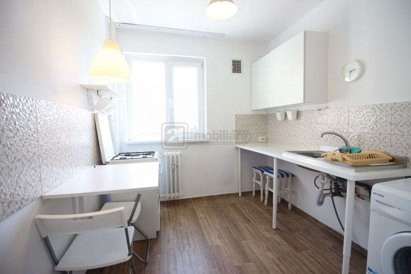 Campia Libertatii., apartament 2 camere, decomandat, mobilat, balcon, etaj 6/10