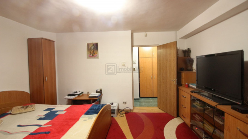 Baicului, apartament 4 camere, 100 mp,P/4,bloc 1990,centrala proprie, 2 balcoane