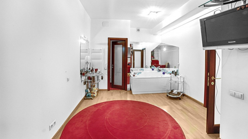 Kiseleff, apartament premium, 140 mp, parter, gradina proprie 100 mp, garaj