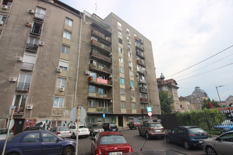 Universitate/ Spital Coltea, apartament 3 camere, etaj 9/9+pod, boxa, bloc 1972