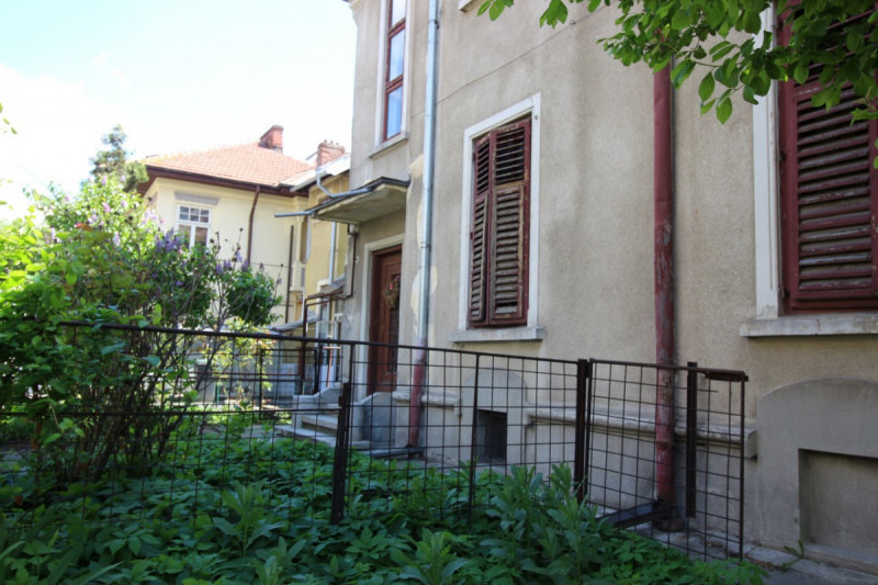 Vila 6 camere, teren 230 mp, locatie de exceptie, Palatul Cotroceni