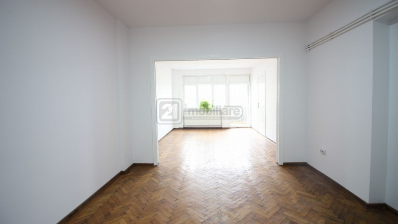 Piata Romana, apartament 3 camere, 68 mp, etaj 5/7, renovat, investitie buna