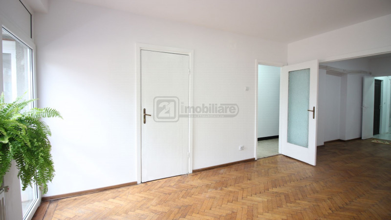 Piata Romana, apartament 3 camere, 68 mp, etaj 5/7, renovat, investitie buna