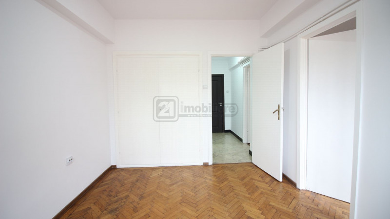 Piata Romana, apartament 3 camere, 68 mp, etaj 5/7, renovat, investitie buna