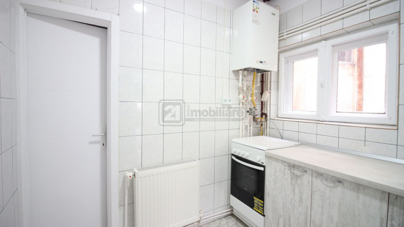 Piata Romana, apartament 3 camere, 68 mp, etaj 5/7, renovat, investitie buna