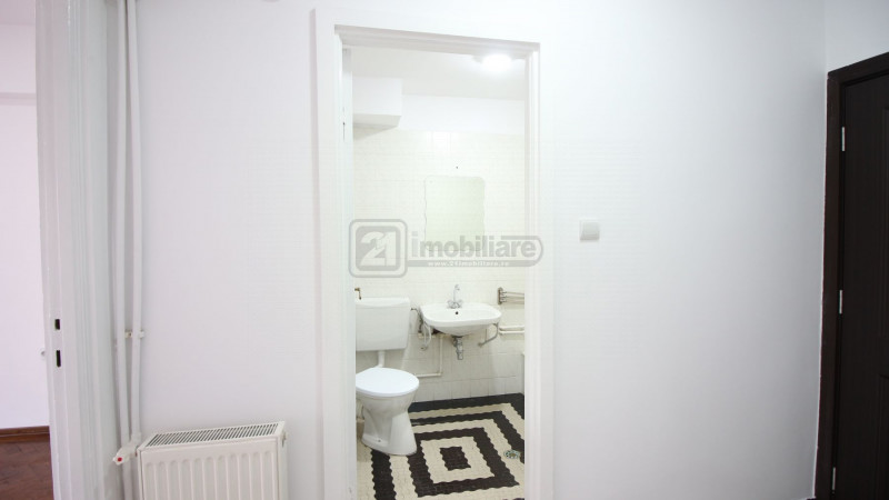 Piata Romana, apartament 3 camere, 68 mp, etaj 5/7, renovat, investitie buna