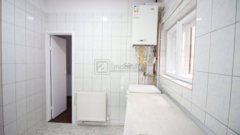 Piata Romana, apartament 3 camere, 68 mp, etaj 5/7, renovat, investitie buna