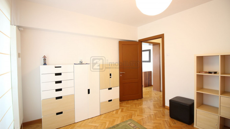 Apartament 3 camere,finisat,mobilat/ utilat complet,2 pasi de metrou P-ta Muncii