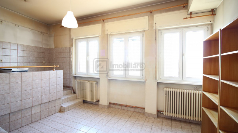 Cismigiu, apartament 2 camere, centrala proprie, et.4/5, lift, fara risc seismic